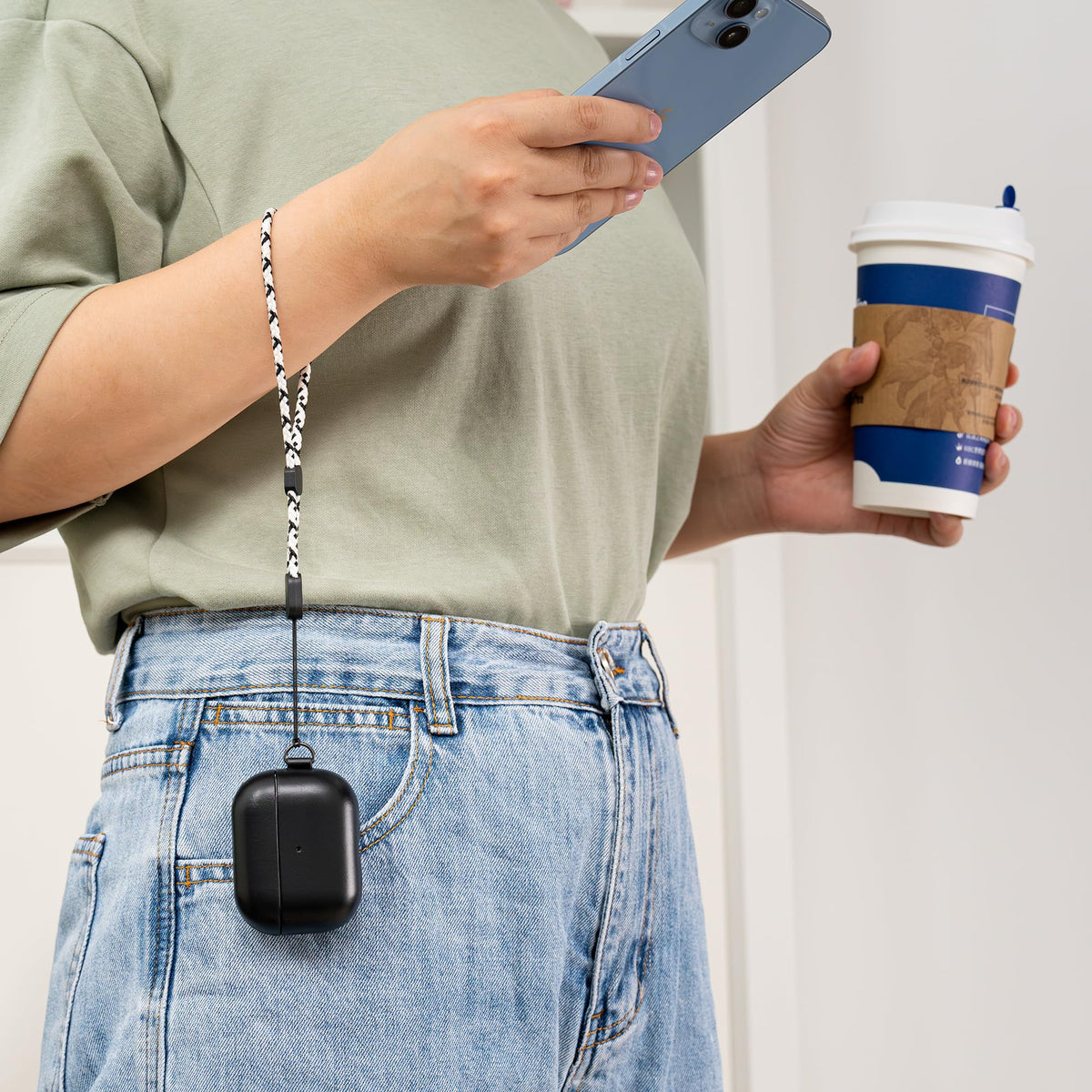 Maogoam AirPods Pro 2 case in Gloosy Black maintains sleek professional style.