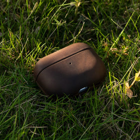 Indiana-Jones style leather case brings bold retro elegance
