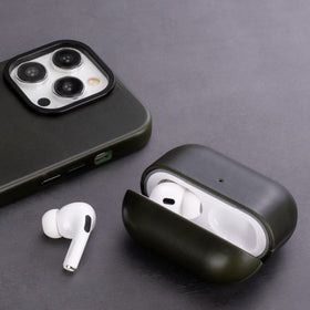 Maogoam AirPods Pro 2 leather case in retro dark green elevates daily style.