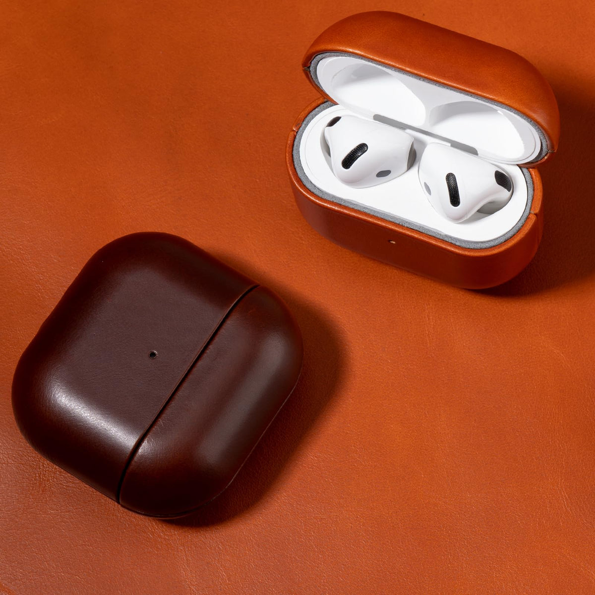 Maogoam AirPods 4 handcrafted leather case showcases premium craftsmanship