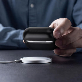 Maogoam AirPods 4 case shows visible charging port and LED indicator
