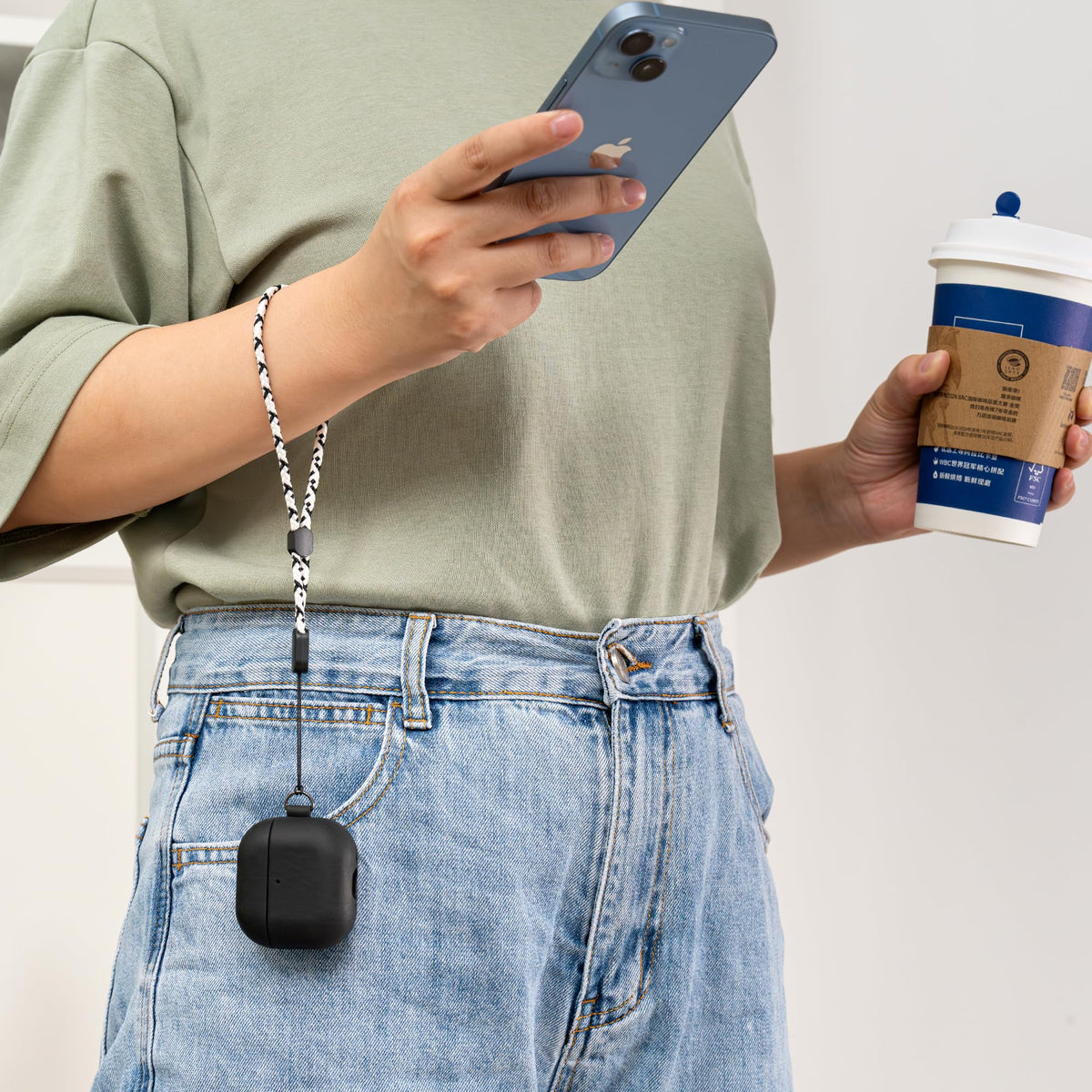 Maogoam AirPods 4 leather case handcrafted by artisans for discerning professionals.