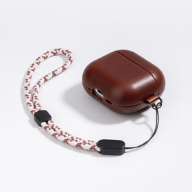 Maogoam AirPods 4 leather case showcases patina finish for refined aging.