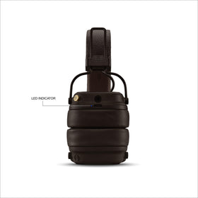 Marshall Major V wireless charging enables quick power ups on the go.