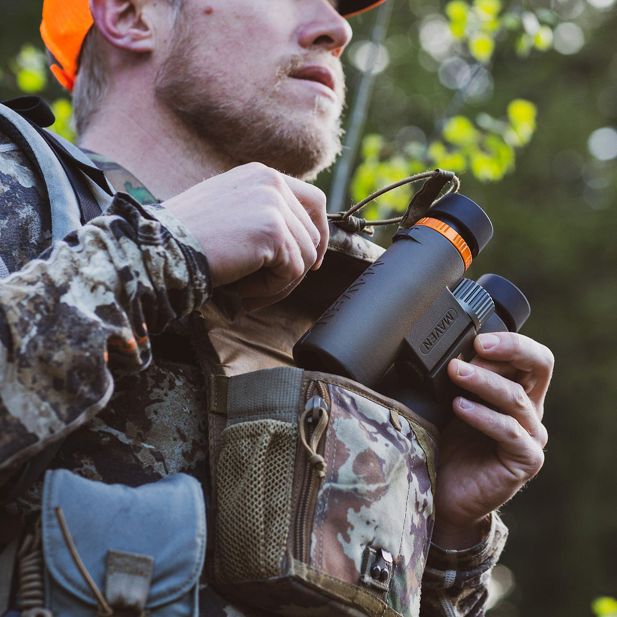 Maven C1 field view displaying vivid color and fine detail in nature