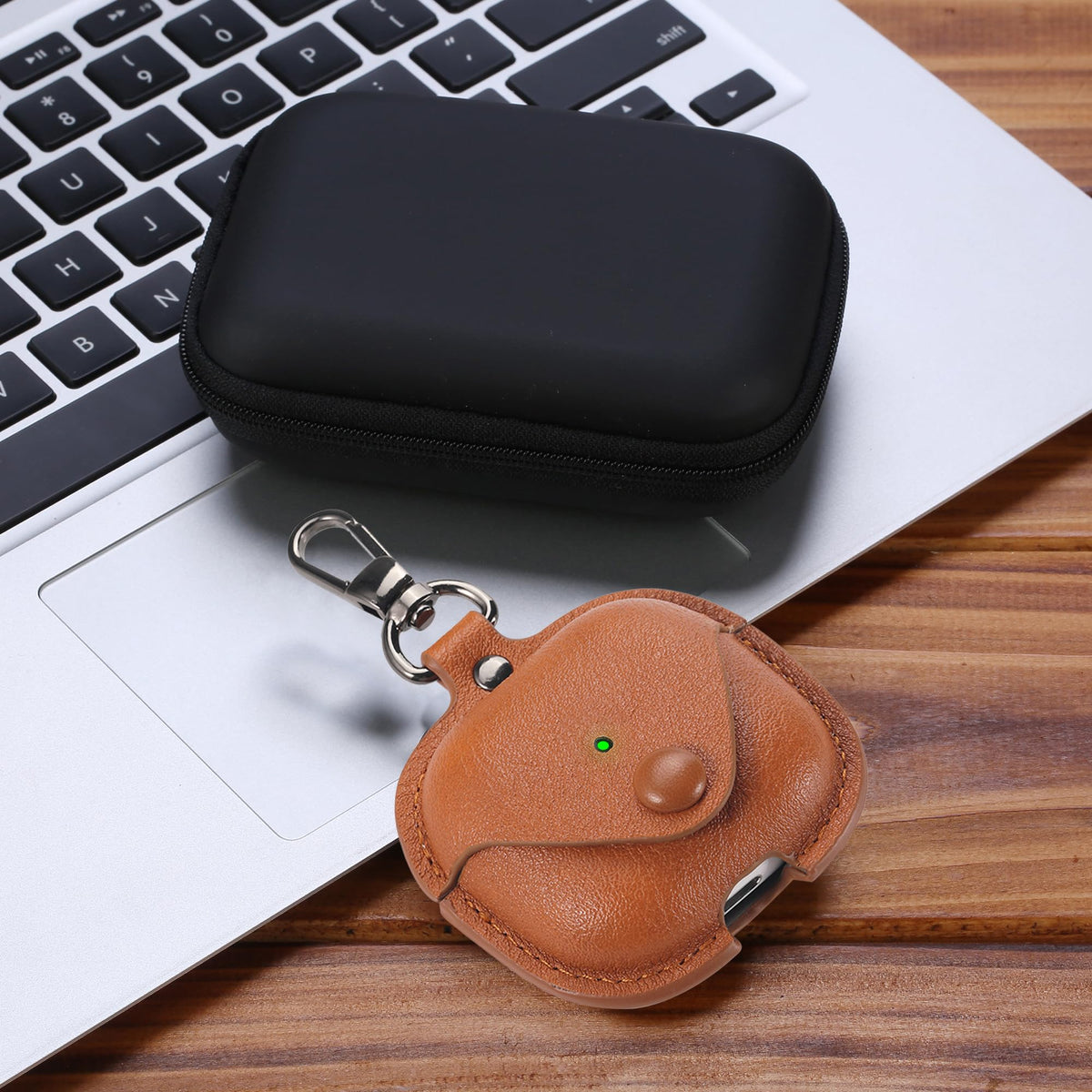 Maxjoy AirPods Pro 3 brown leather case detail complements everyday carry.