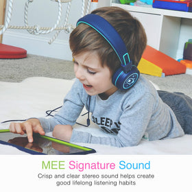 KidJamz KJ55 built-in microphone and remote for online learning