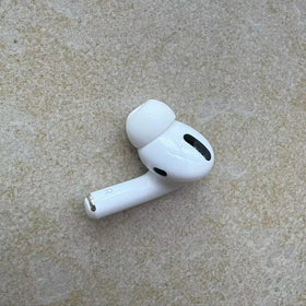 Meenova A2083 right earbud close-up, front view, reliable replacement for Air Pro 1st Gen.