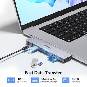 Melelink hub providing 100W PD charging to keep MacBook powered