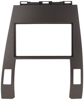 Metra 99-8162G dash kit installation view highlighting precise tolerances for easy fitting.