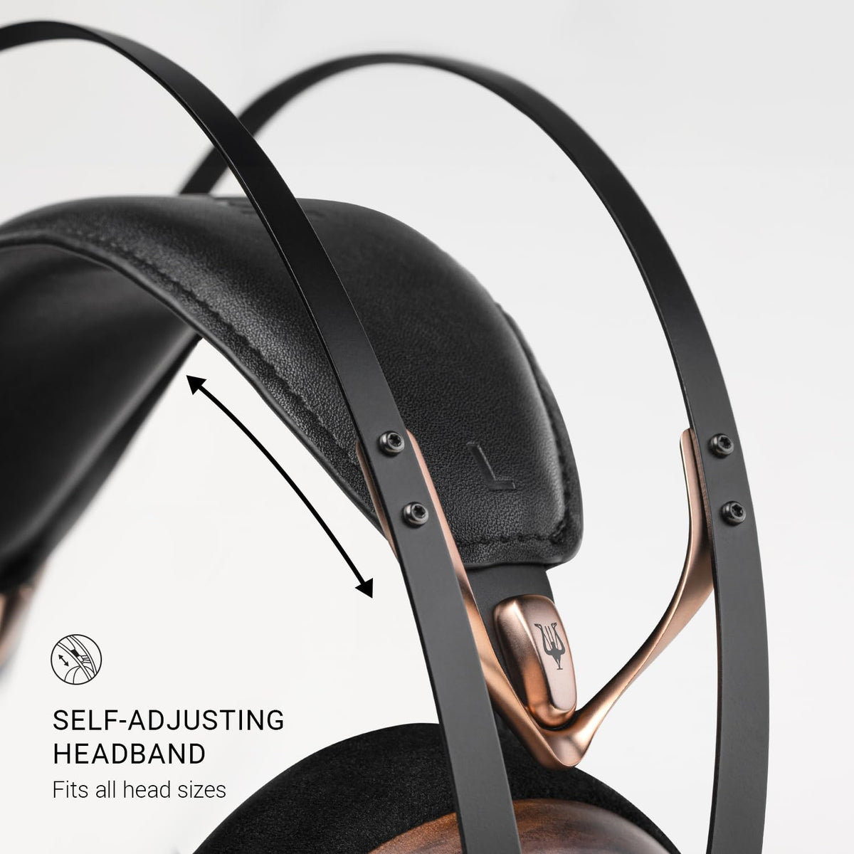 MEZE AUDIO 109 PRO carrying pouch protecting headphones during travel