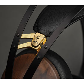 Dual-twisted Kevlar-sheathed cable on 99 Classics Second Gen enhances durability and flexibility