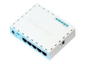 MikroTik hEX RB750Gr3 USB port enables easy storage and peripheral expansion