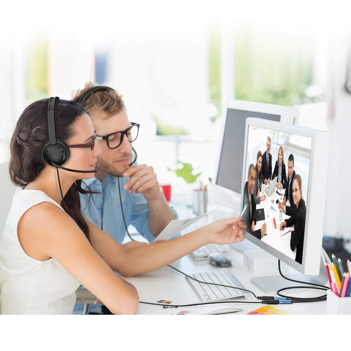 MillSO dual-headset output for music, movies, and games.