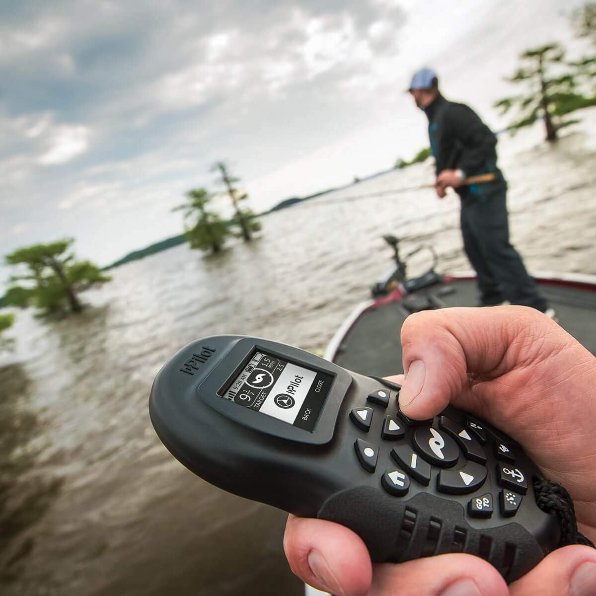 Minn Kota i-Pilot remote waterproof design resists spray for reliable control