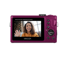 Minolta MND25 16x digital zoom enables clear framing of distant subjects.
