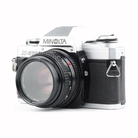 Minolta X-370 top controls provide easy access to shutter and dial.