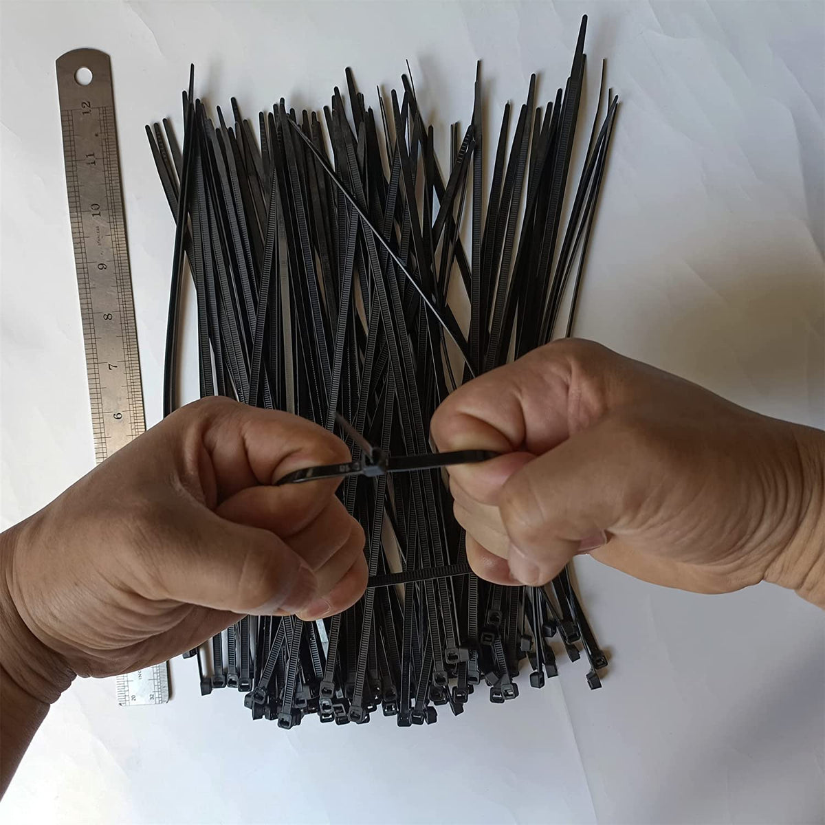 Miwutz zip ties 12-inch black UV-resistant for outdoor wiring applications