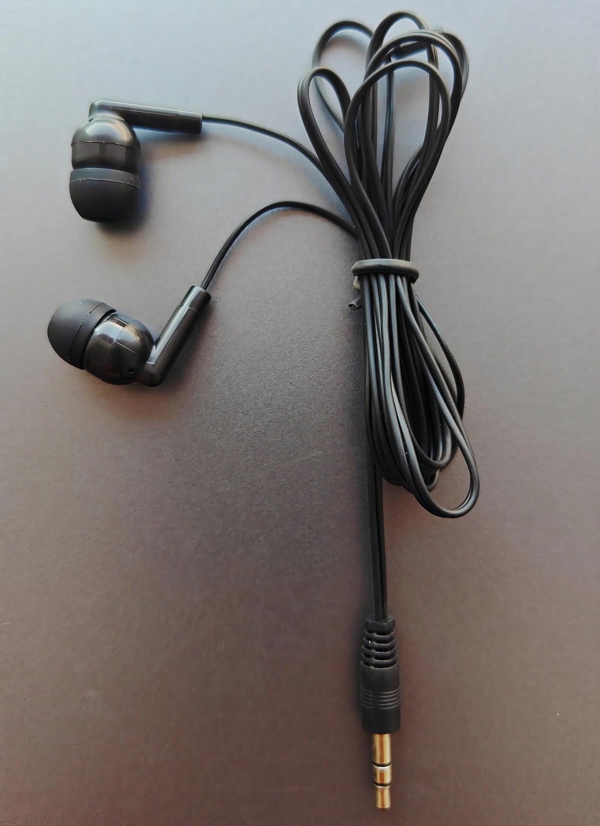 Classroom use MNINEANDMORE earbuds fit 3.5mm devices