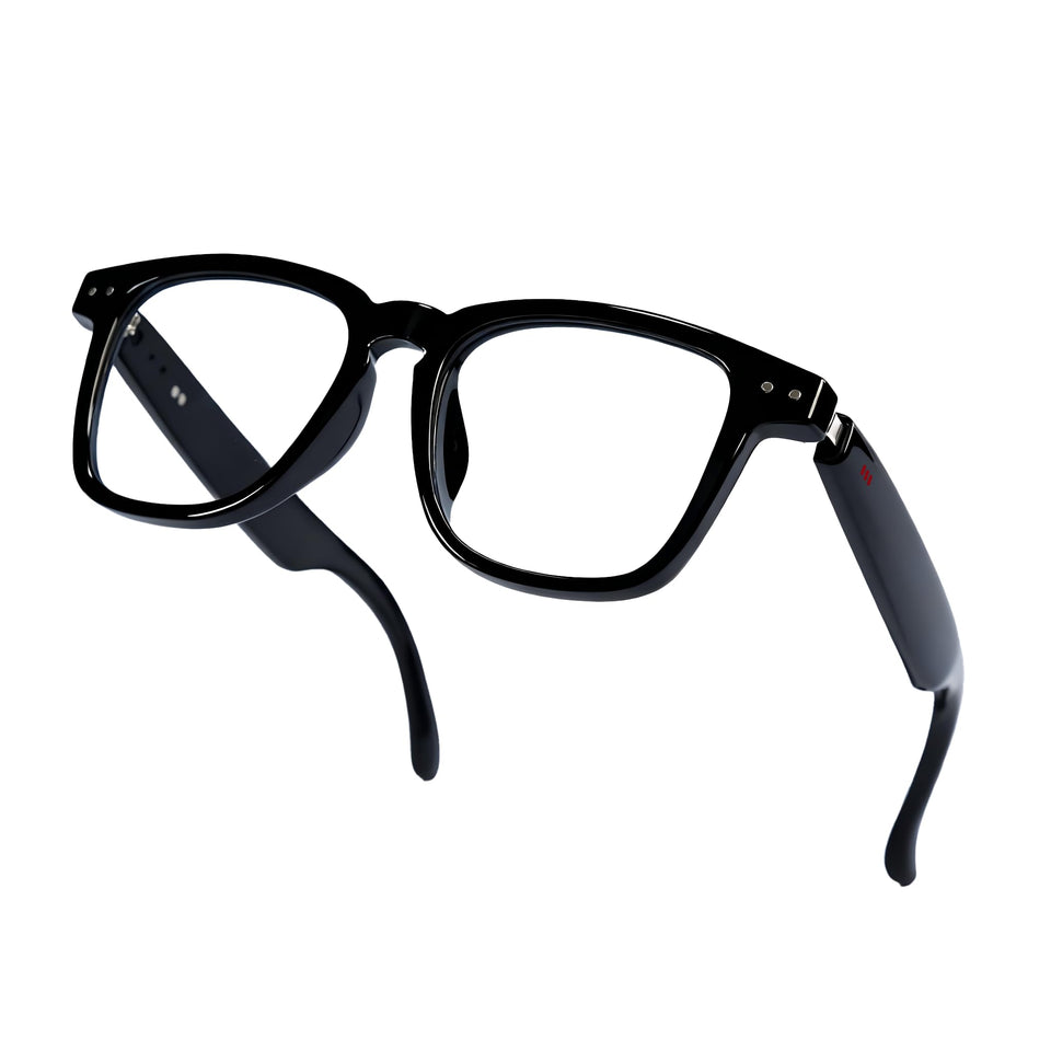 MNVOEQ Smart Glasses real-time translation for travel and conversations.