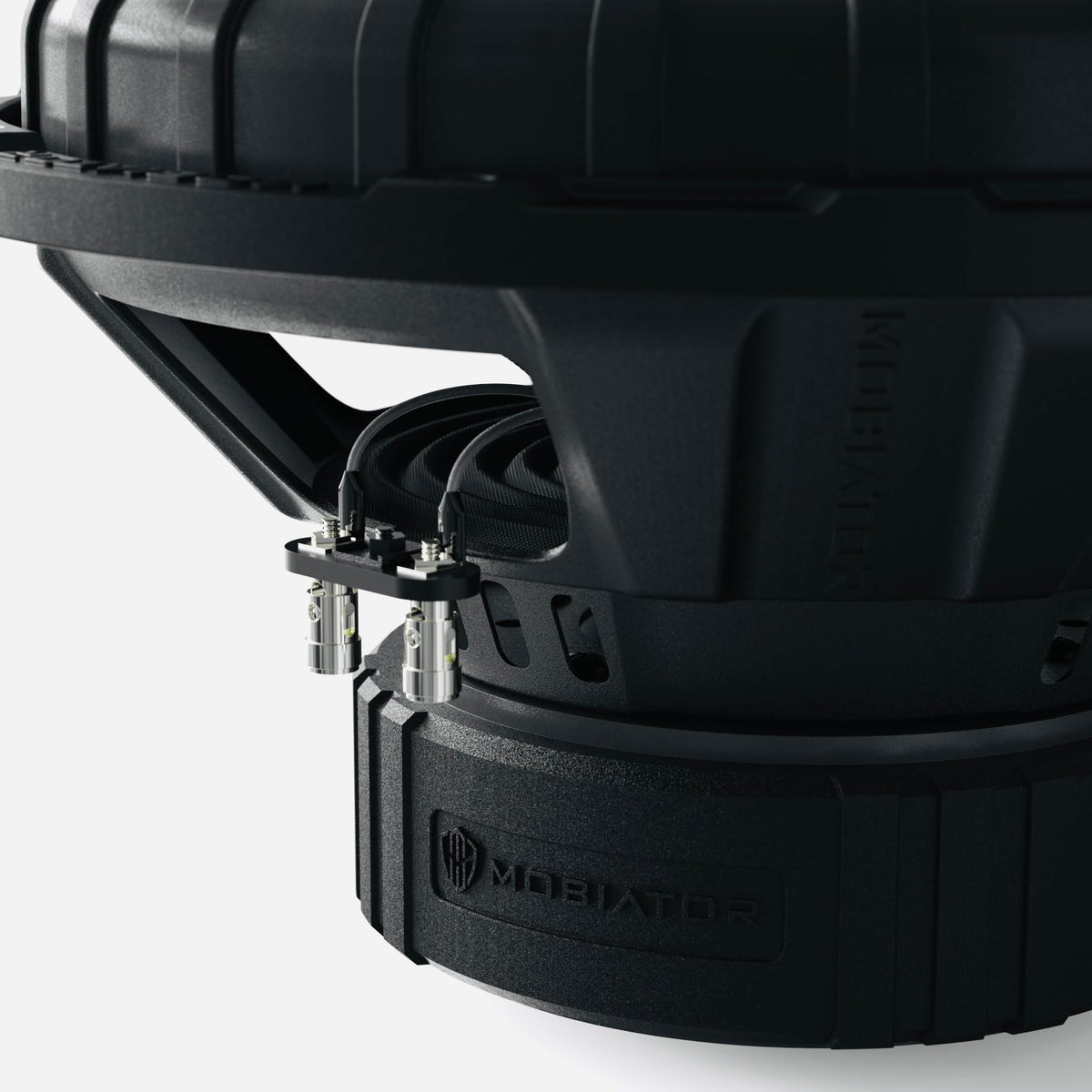 MOBIATOR in a listening scene, conveys immersive bass enjoyment on the road
