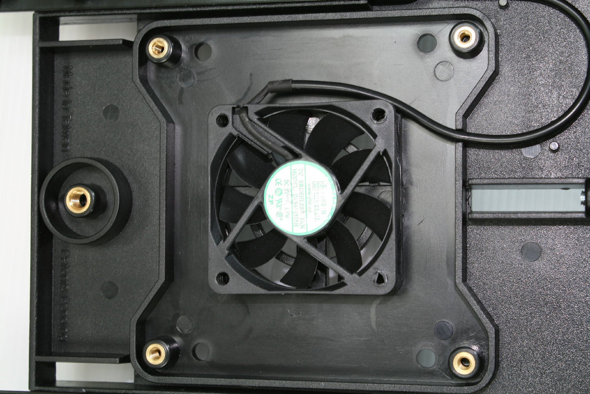 Mobotron MS-526B laptop fit range shows compatibility from tablets to large laptops.