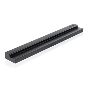 MÖNKE VRS2 solid wood wall mount displaying a vinyl record with clean lines and warmth