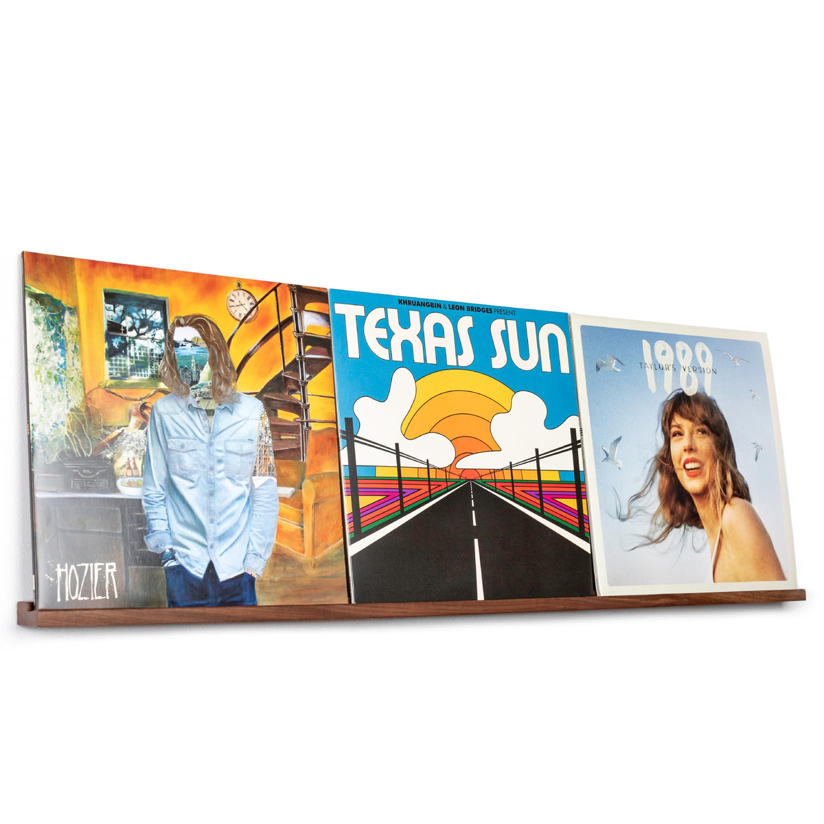 MÖNKE VRS2 wall-mount display shows a single record with clean wall art