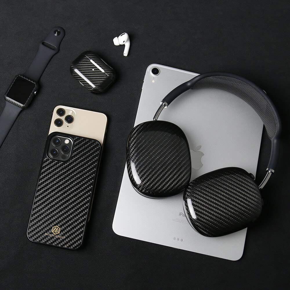 MONOCARBON precise-fit design for AirPods Max case.
