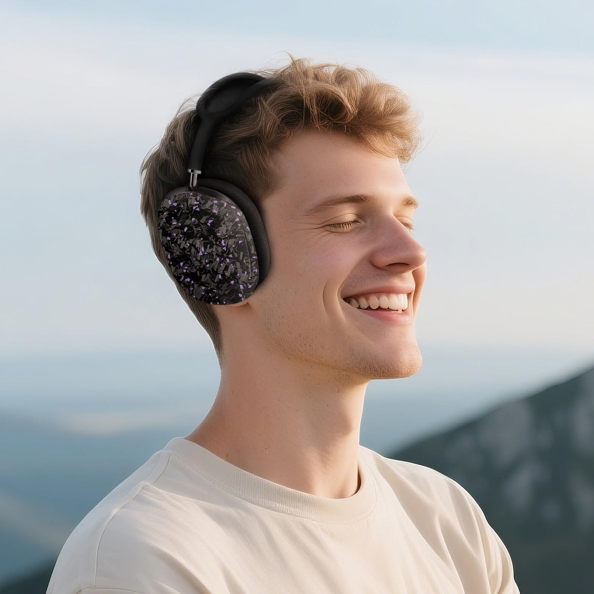 MONOCARBON ultra-thin 1mm design protects AirPods Max without bulk.