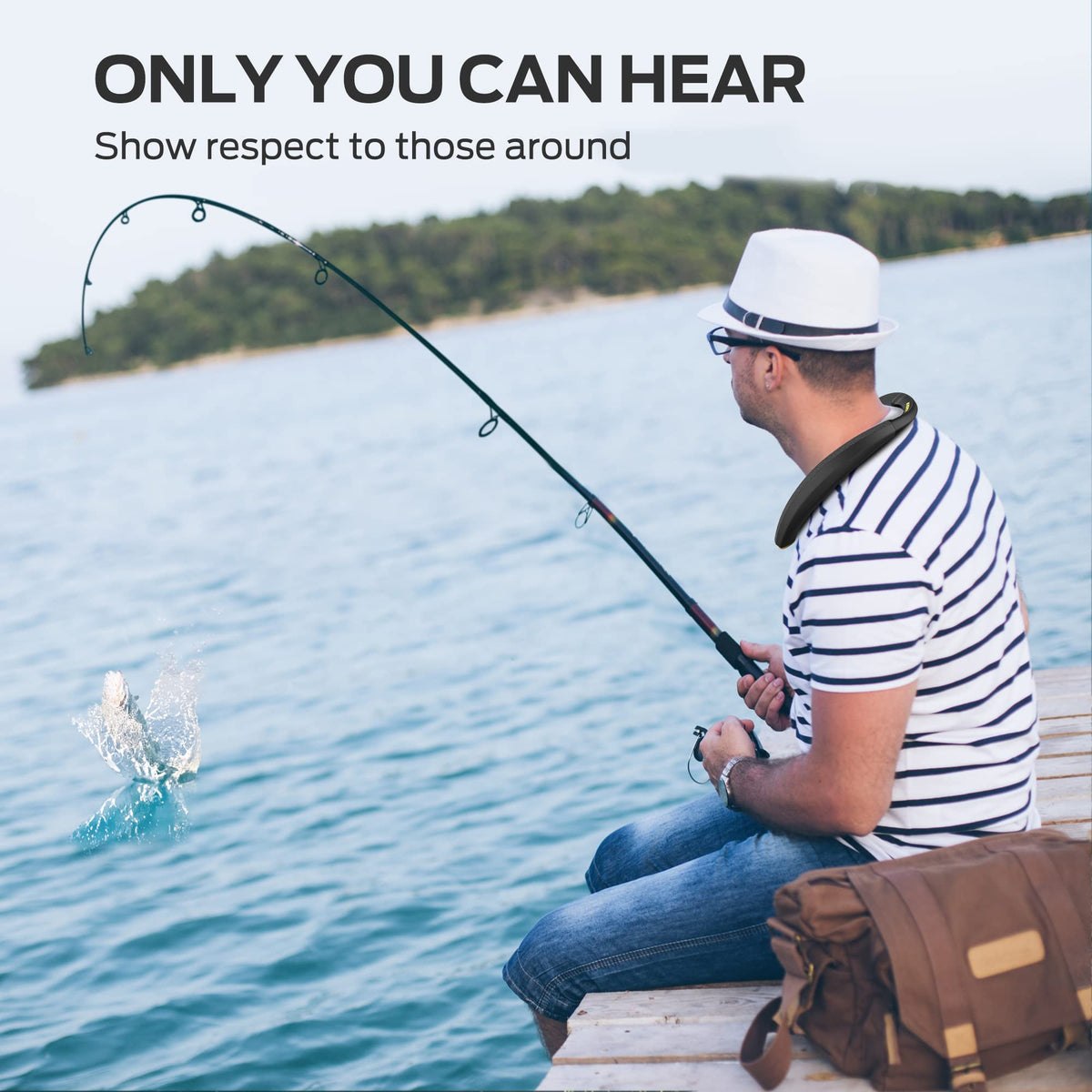 Monster Boomerang Petite built-in mic enables hands-free calls.