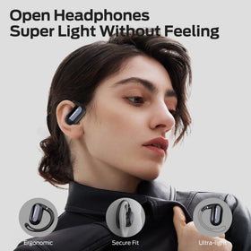 Monster Open Ear AC322 with adjustable earhooks offers a secure fit.