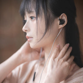 Moondrop CHU II DSP USB-C plug and removable cable showing easy direct connection and flexibility