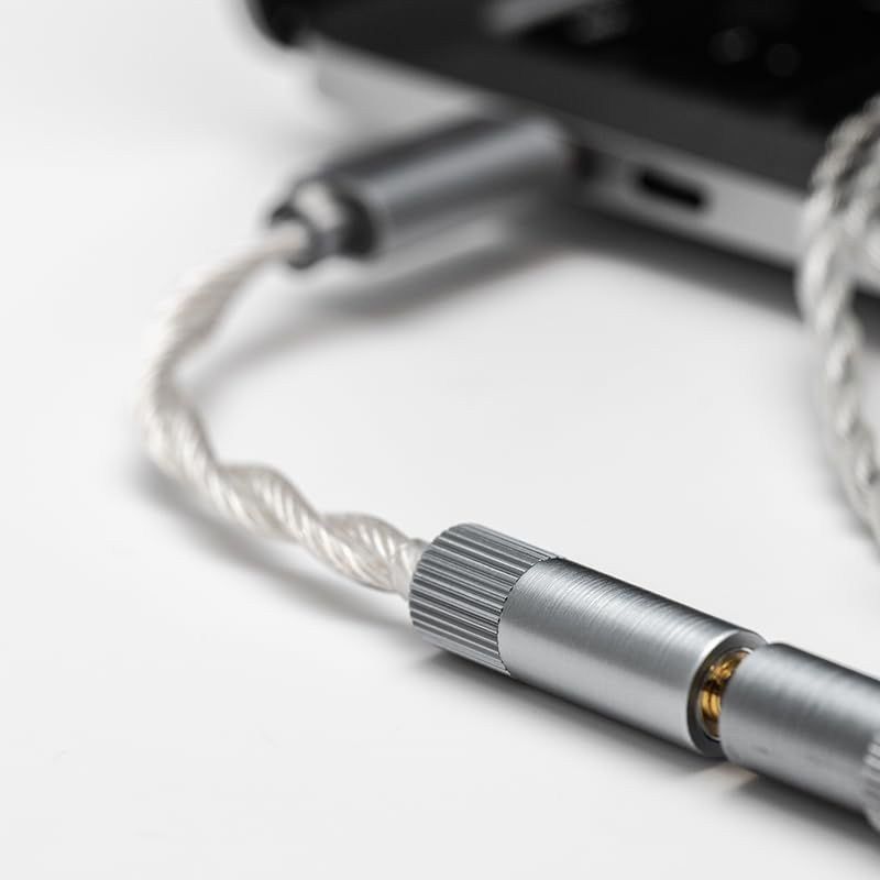 Moondrop Echo-A USB-C plug close-up for quick connections