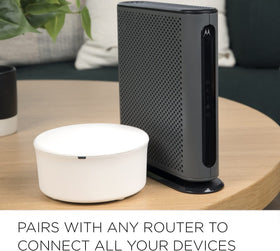 Motorola MB7621 unboxing highlights compact modem and included accessories