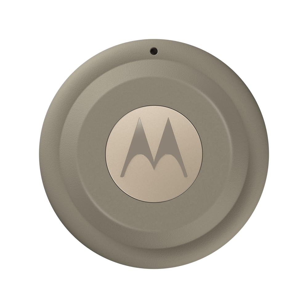 Motorola Moto Tag 2 attached to keys demonstrating quick everyday retrieval