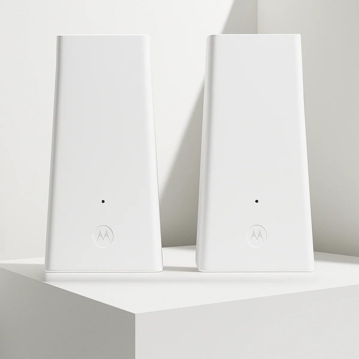 Motorola MQ20 tri-band WiFi 6E enables fast gaming and seamless streaming.