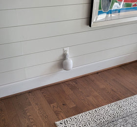Horizontal outlet option on Mount Genie Nest Wifi Pro Genie enables flexible placement.