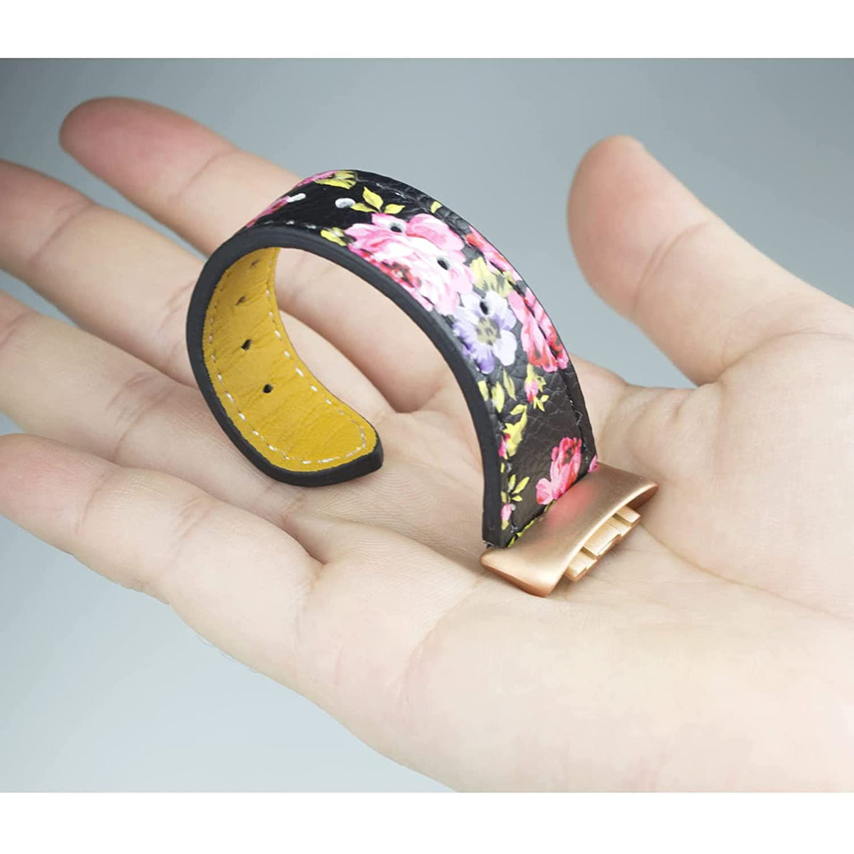 Mtozon seamless connectors ensure quick, tool-free band swaps with Fitbit Charge