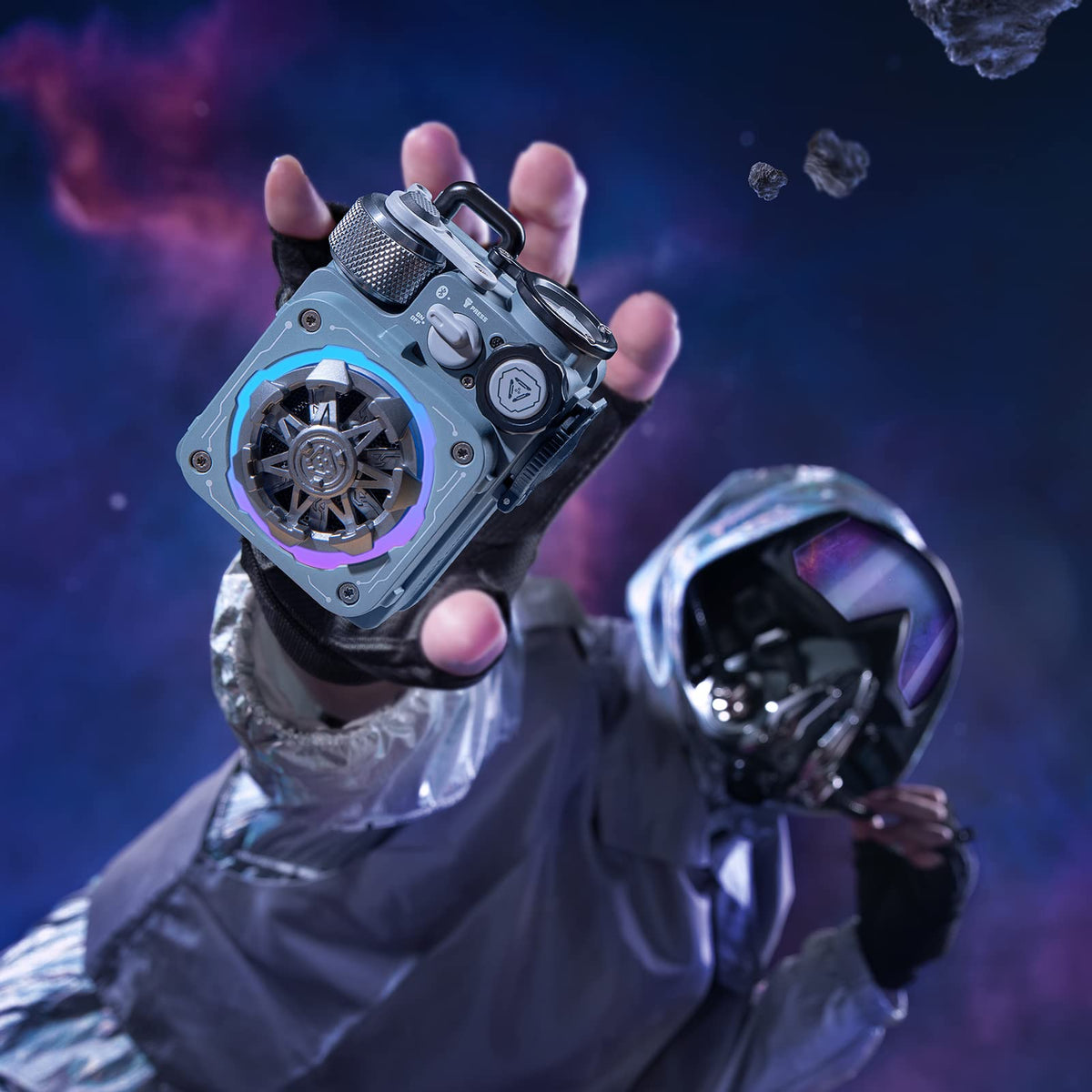 Muzen Cyber Cube-Pro IPX-5 waterproof design stands up to rain and splashes.