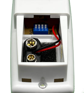 Hampton Bay UC7078T remote battery compartment requires 9V battery