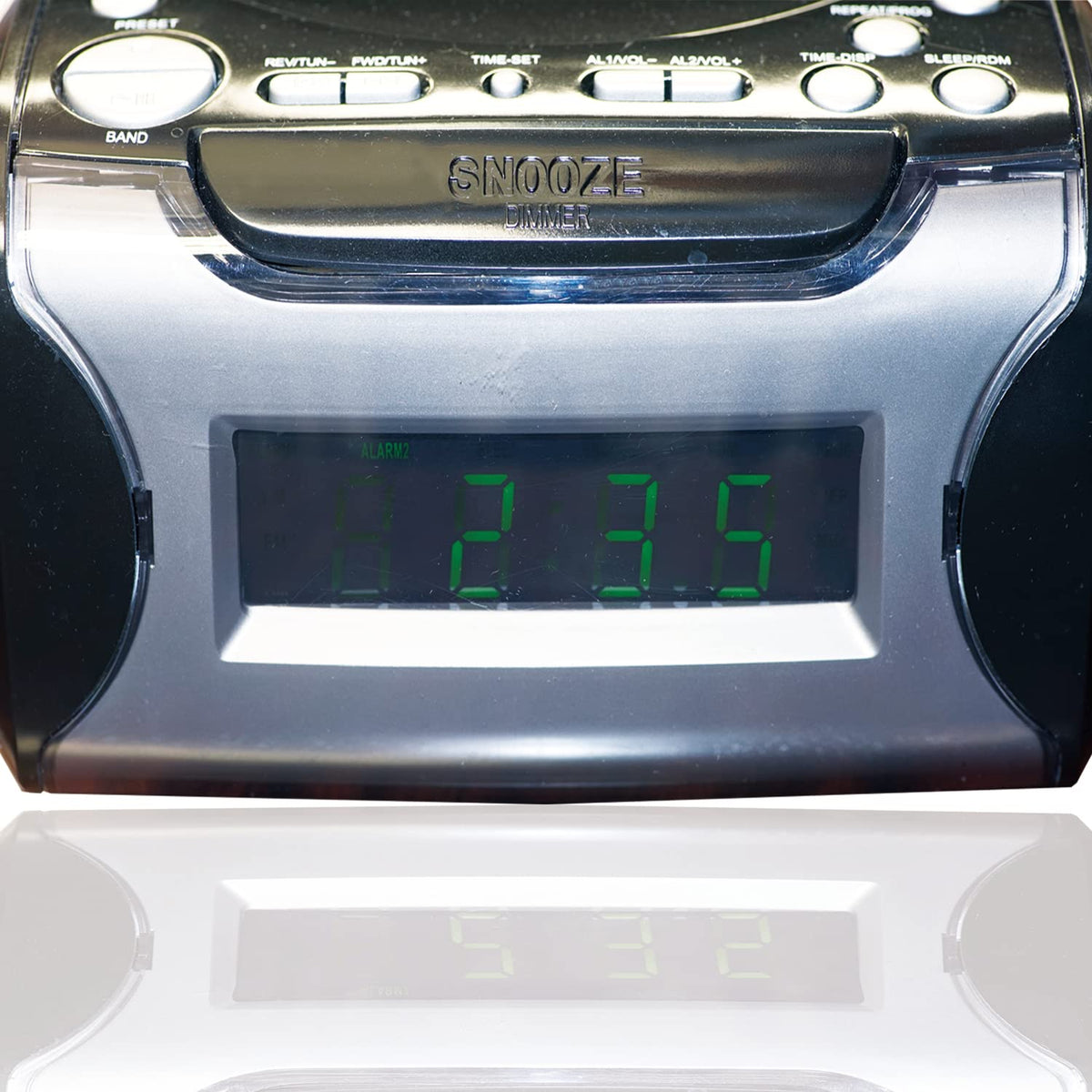 Naxa close-up of 0.9-inch LED display for high-contrast time reading