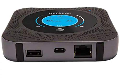 NETGEAR Nighthawk MR1100 ports and battery highlight Ethernet, USB-C, and removable 5040 mAh power for longer sessions.