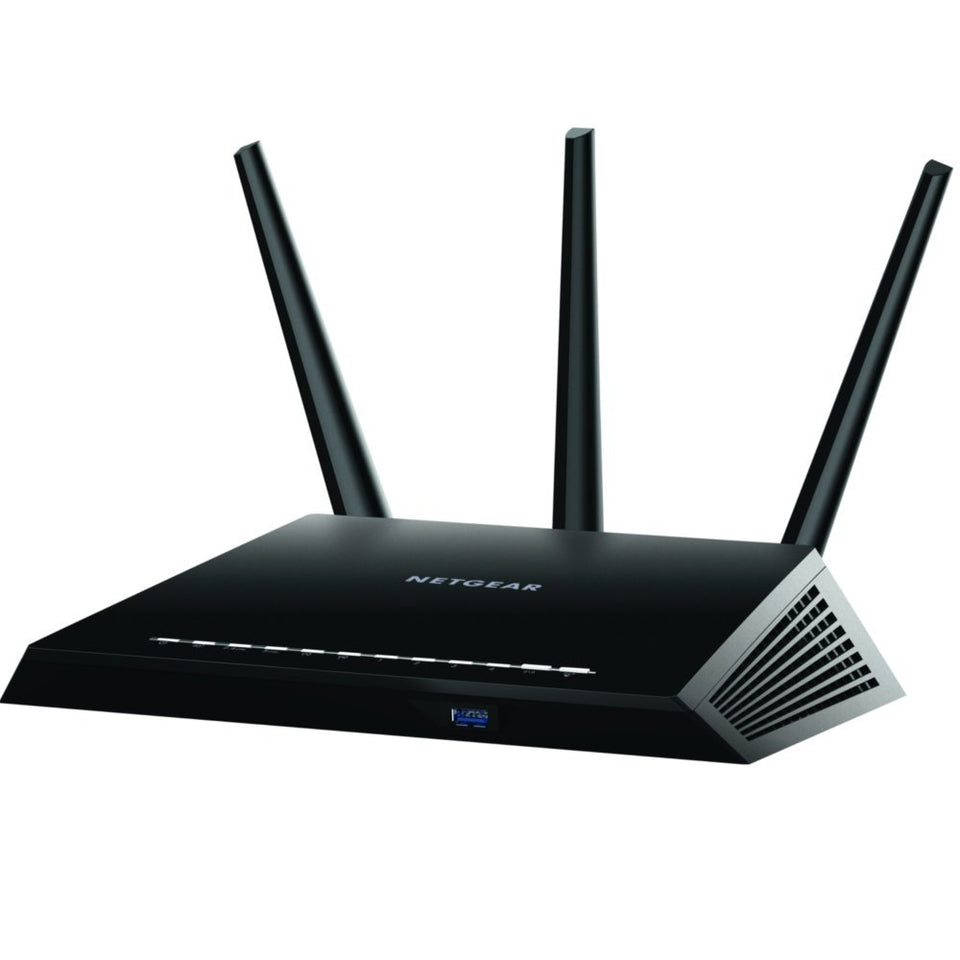 NETGEAR Nighthawk R7000 front view boosts whole-home WiFi coverage
