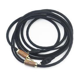 NewFantasia 200cm length cable shown for versatile desktop use.