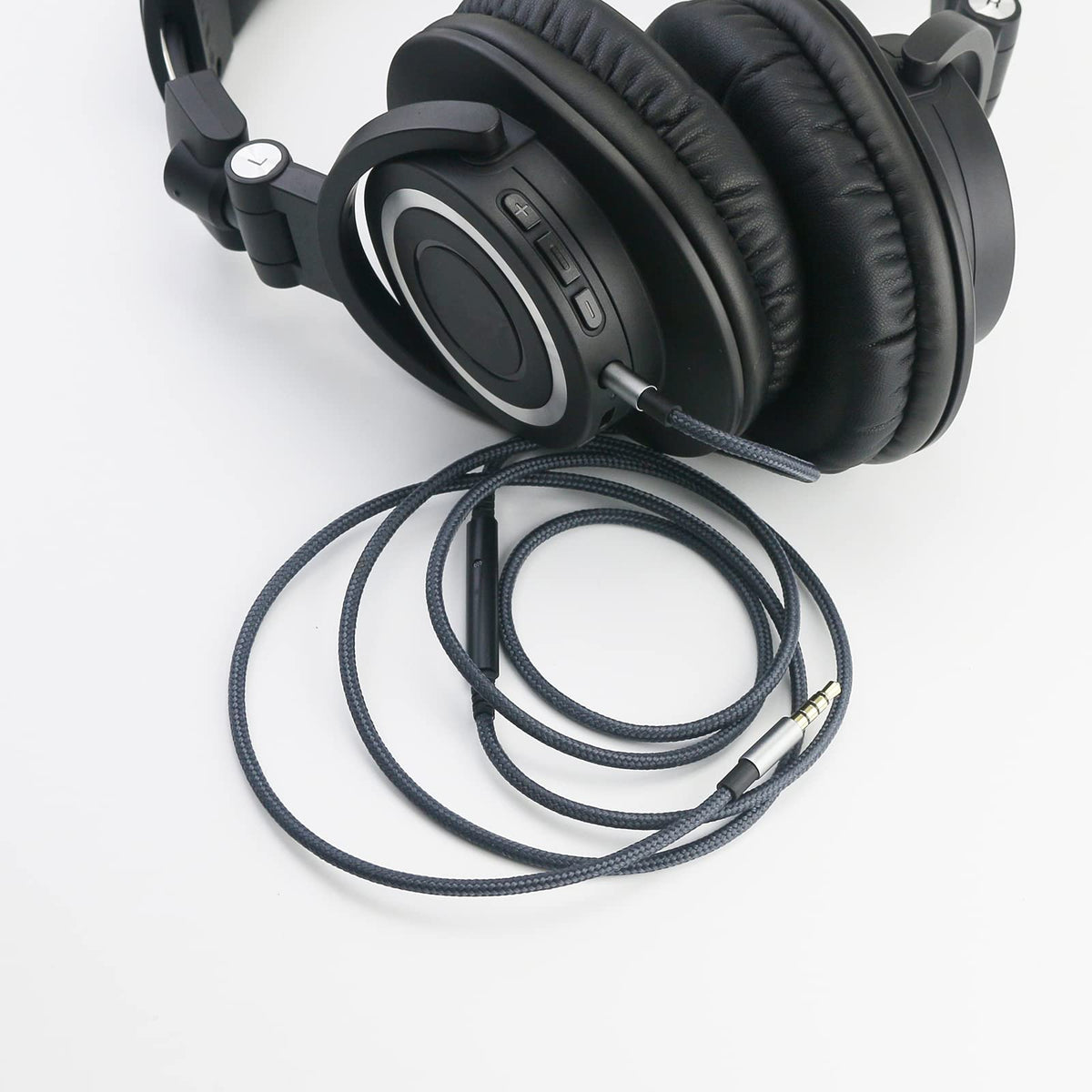 NewFantasia cable connected to phone and Headphones for mobile use