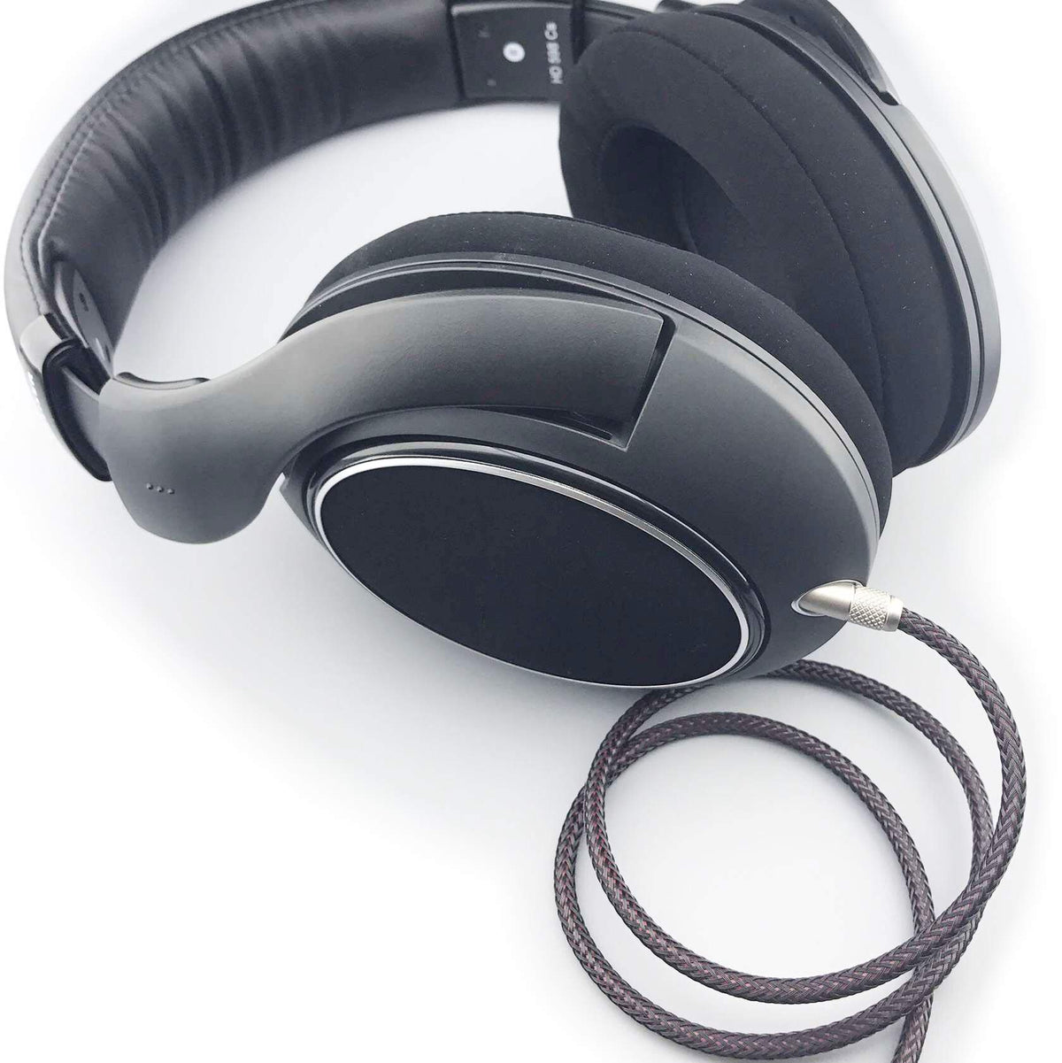 NewFantasia 3m cable with 6-35mm to 2-5mm adapter enables easy pairing.