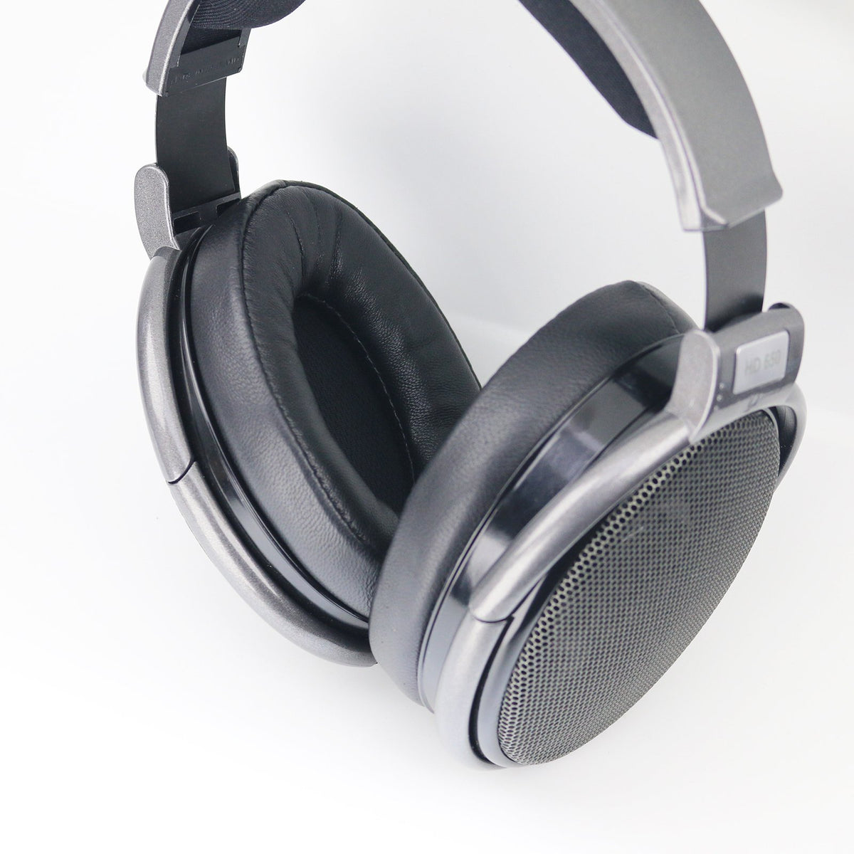 NewFantasia ear pads with soft memory foam for comfortable extended listening