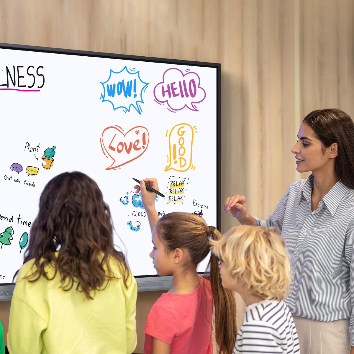 NEWORK wireless casting simplifies sharing from phones during lessons