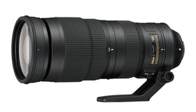Nikon 200-500mm lens records motorsport scenes with long reach.